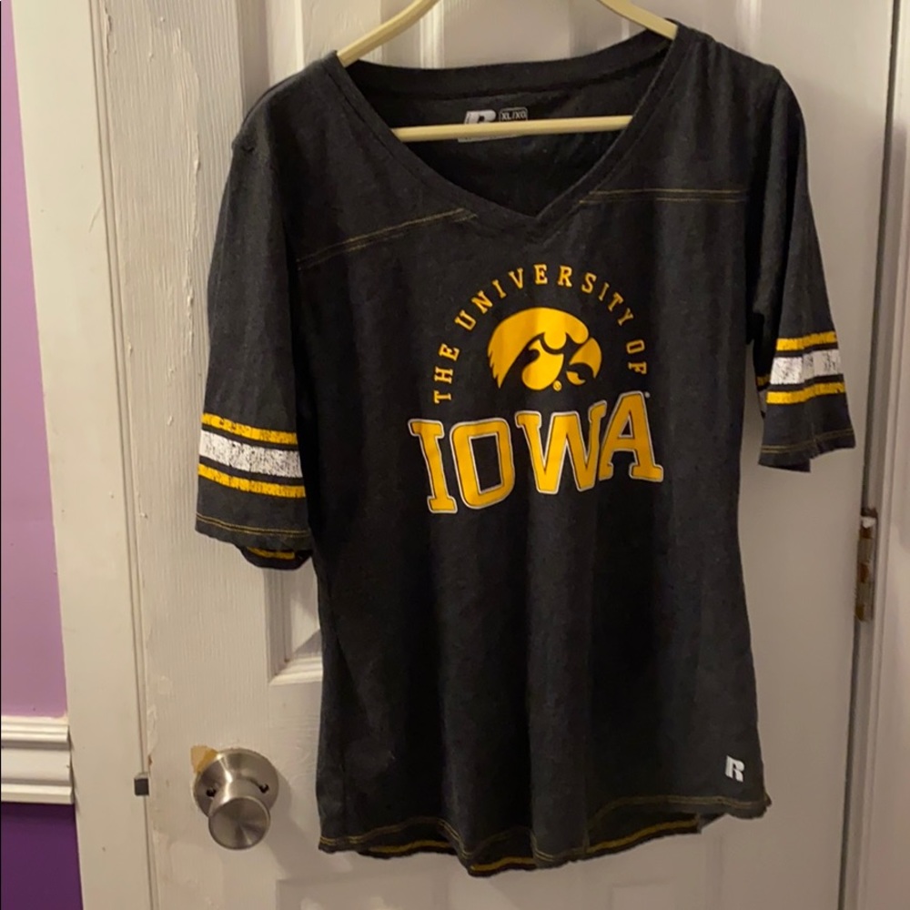 XL University of Iowa top